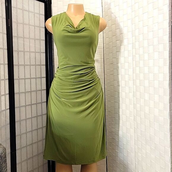 EVAN-PICONE DRAPED NECKLINE SLEEVELESS RUCHED MIDI DRESS - Picture 7 of 13